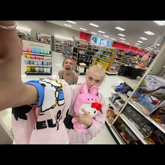 Meet your Posher, Campbell - Picture 2 of 2